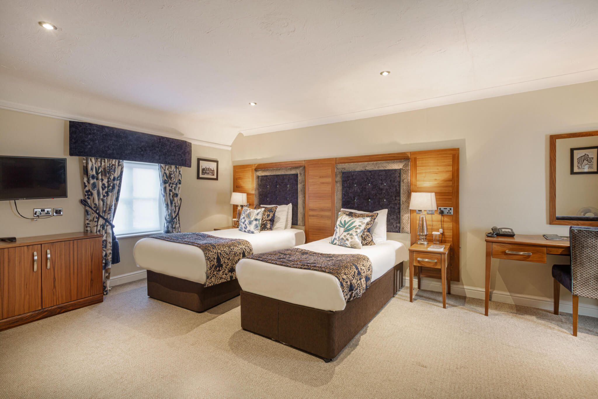 Classic Twin Room Hotel Horncastle 2 scaled